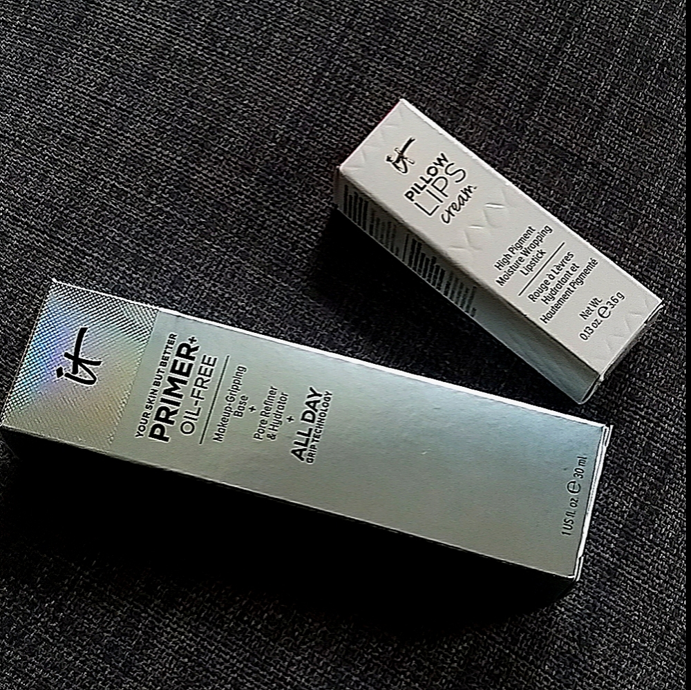 IT Cosmetics set: oil-free primer + lipstick